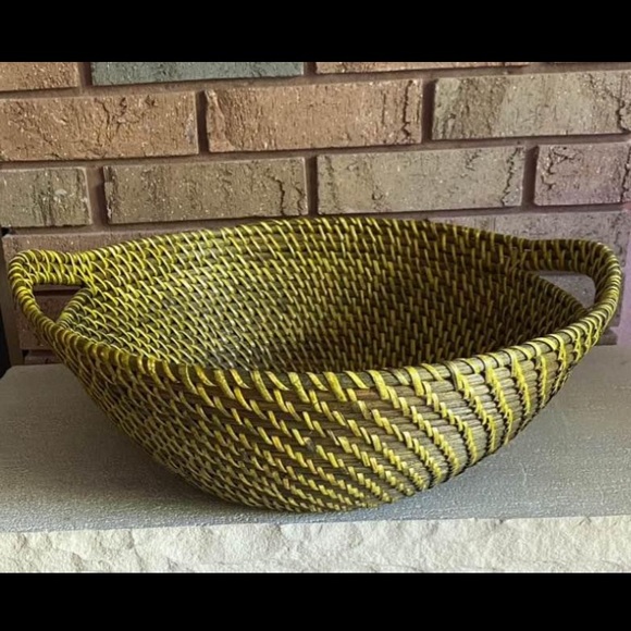 Handwoven Seagrass Basket - Picture 1 of 3